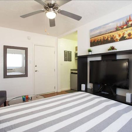 Hollywood Deluxe Suites Los Angeles Ngoại thất bức ảnh
